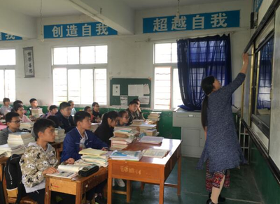 湖北沙洋縣教育局領(lǐng)導(dǎo)蒞臨毛李中學(xué)進(jìn)行&ldquo;校校行&rdquo;工作視導(dǎo)